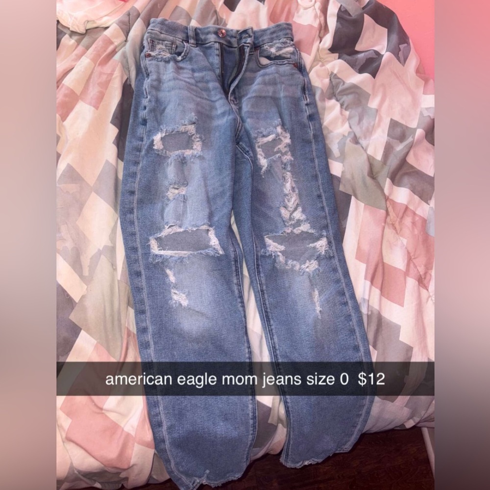 American Eagle Outfitters Light Blue Distressed Boyfriend Jeans
